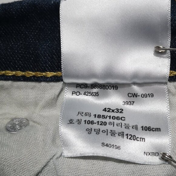 Signature by Levi Strauss & Co Men's Size 42/32 Medium Wash S51 Straight Jeans - Picture 5 of 11